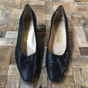 Salvatore Ferragamo Black Lynda Vintage Pumps